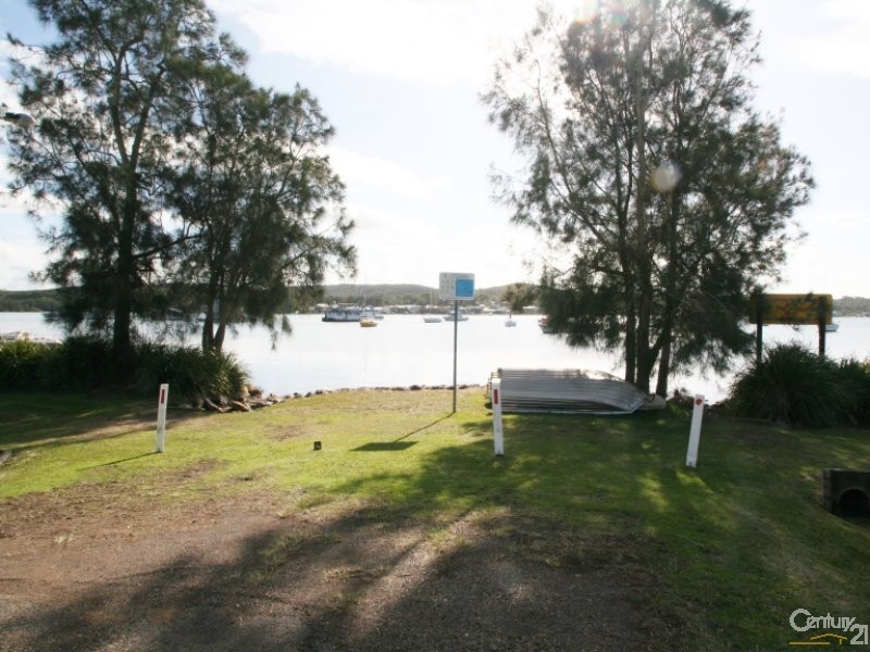 16 Hillcrest Avenue, Rathmines NSW 2283