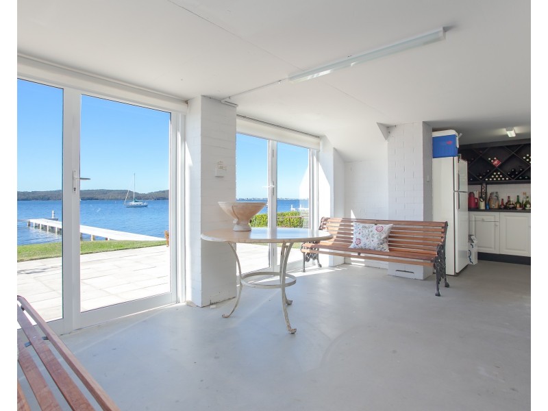 33 Excelsior Parade, Carey Bay NSW 2283