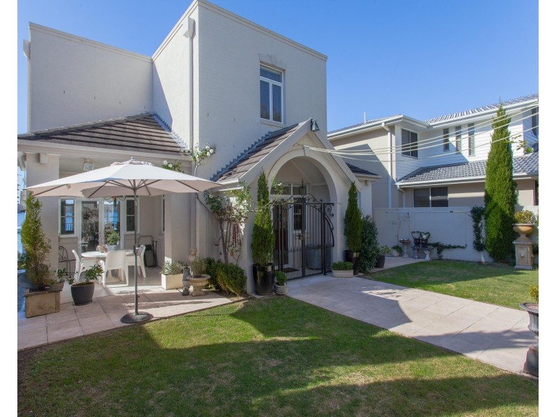 33 Excelsior Parade, Carey Bay NSW 2283