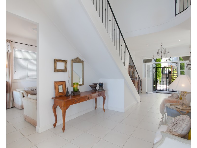 33 Excelsior Parade, Carey Bay NSW 2283