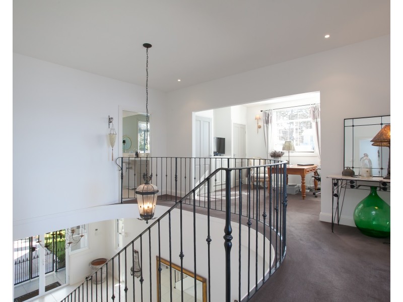 33 Excelsior Parade, Carey Bay NSW 2283