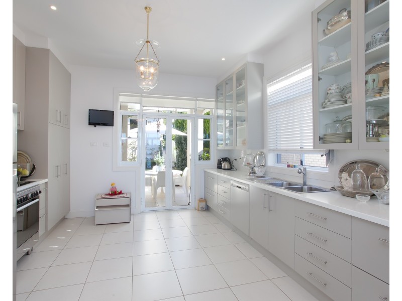 33 Excelsior Parade, Carey Bay NSW 2283