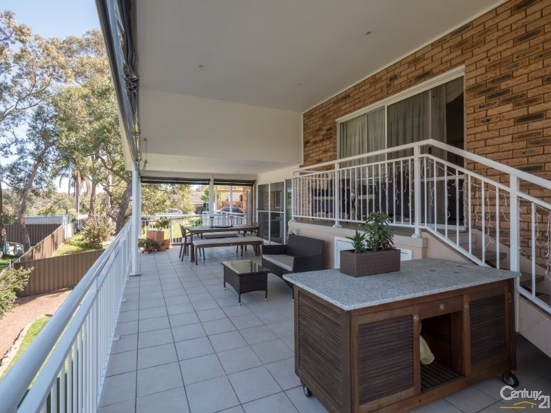 15 Bolton Close, Bolton Point NSW 2283