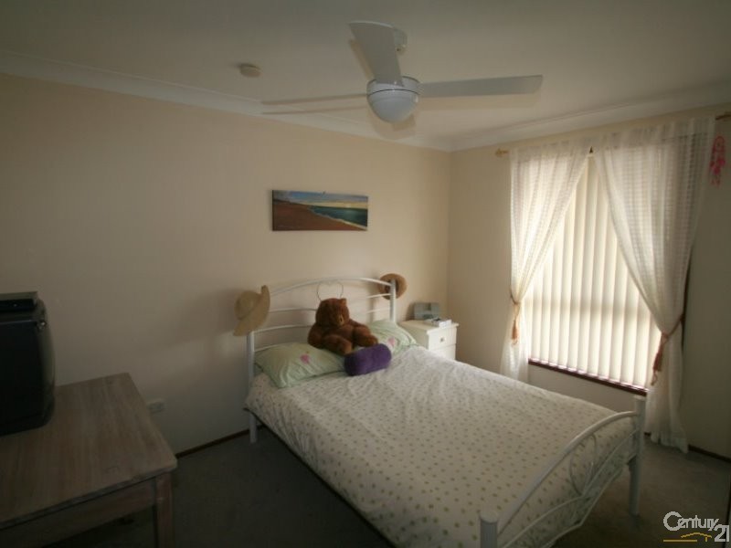17 Southampton Avenue, Buttaba NSW 2283