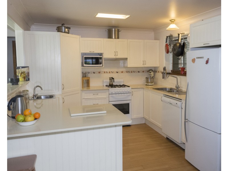 170 Dora Street, Dora Creek NSW 2264