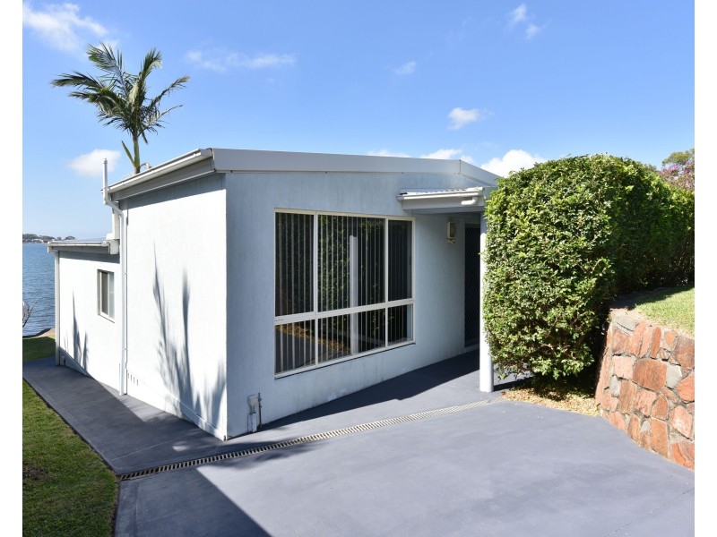 95 Fishing Point Road, Fishing Point NSW 2283