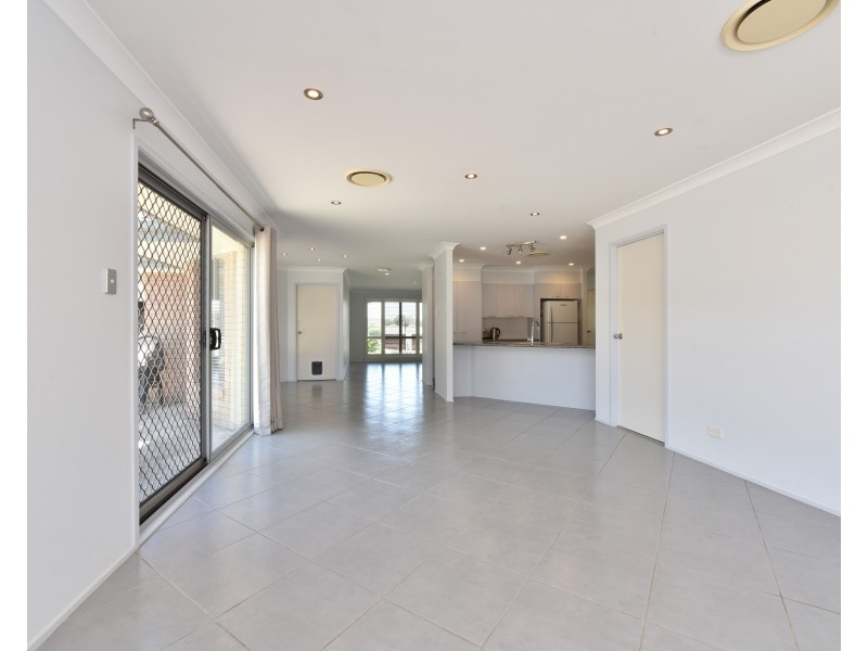 91 Sealand Road, Fishing Point NSW 2283