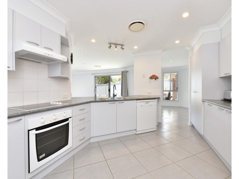 91 Sealand Road, Fishing Point NSW 2283