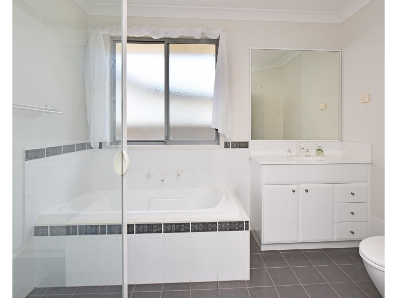 91 Sealand Road, Fishing Point NSW 2283