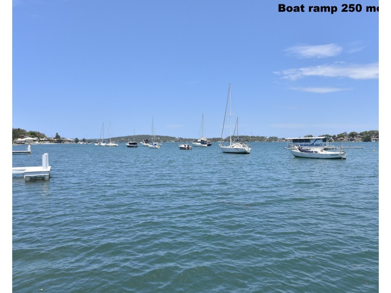 91 Sealand Road, Fishing Point NSW 2283