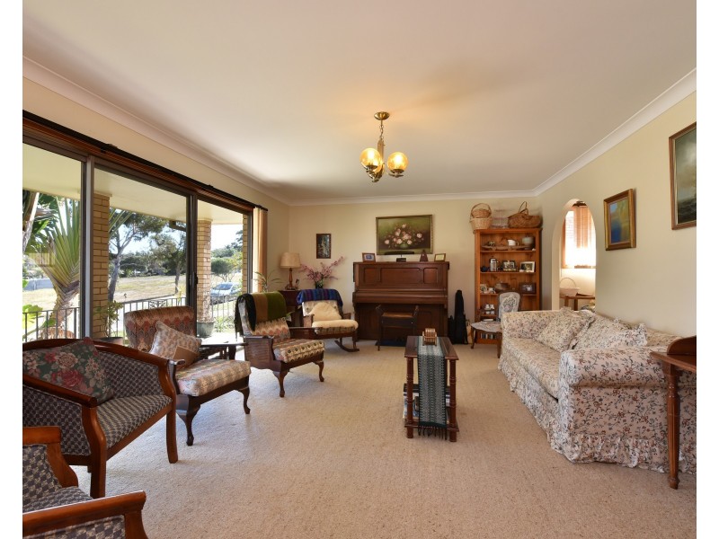 7 Glasgow Street, Fishing Point NSW 2283