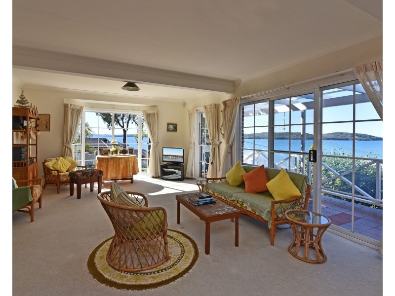 28 Excelsior Parade, Carey Bay NSW 2283