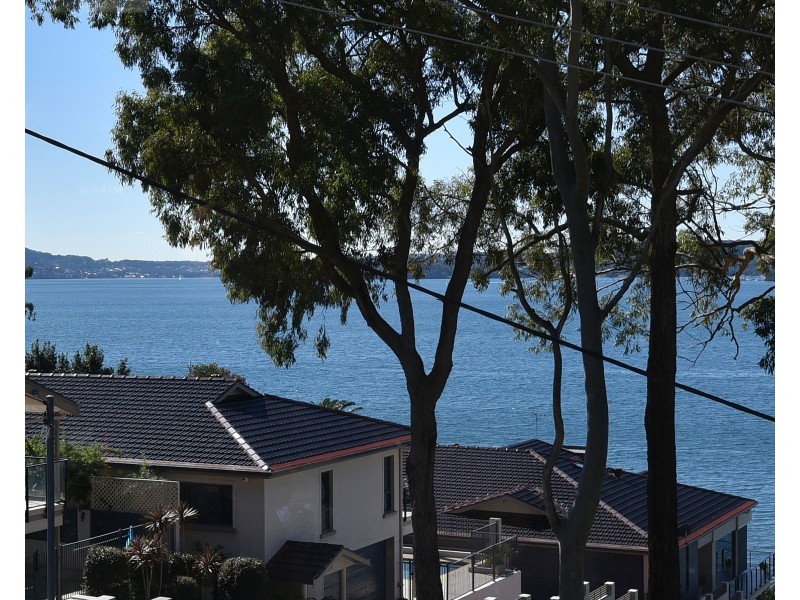 28 Excelsior Parade, Carey Bay NSW 2283