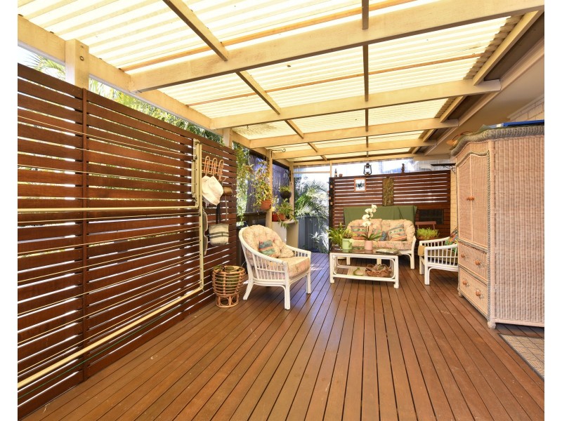 2 Jamboree Close, Fennell Bay NSW 2283