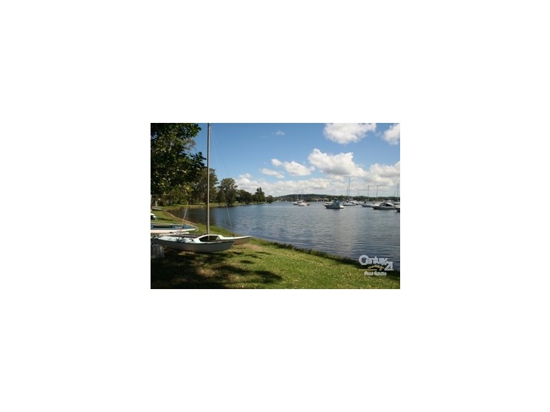 131 Bay Road, Bolton Point NSW 2283