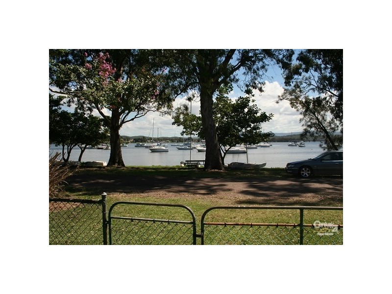 131 Bay Road, Bolton Point NSW 2283