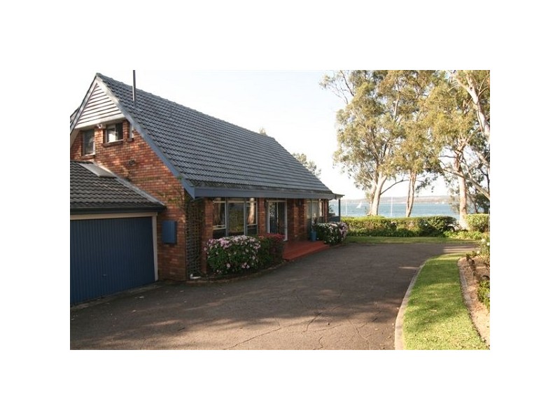 3 Laycock Street, Carey Bay NSW 2283