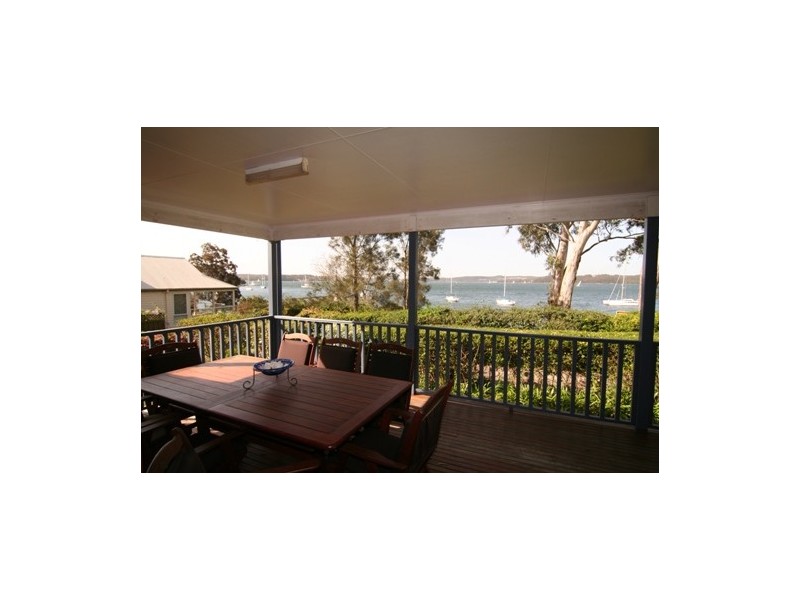 3 Laycock Street, Carey Bay NSW 2283