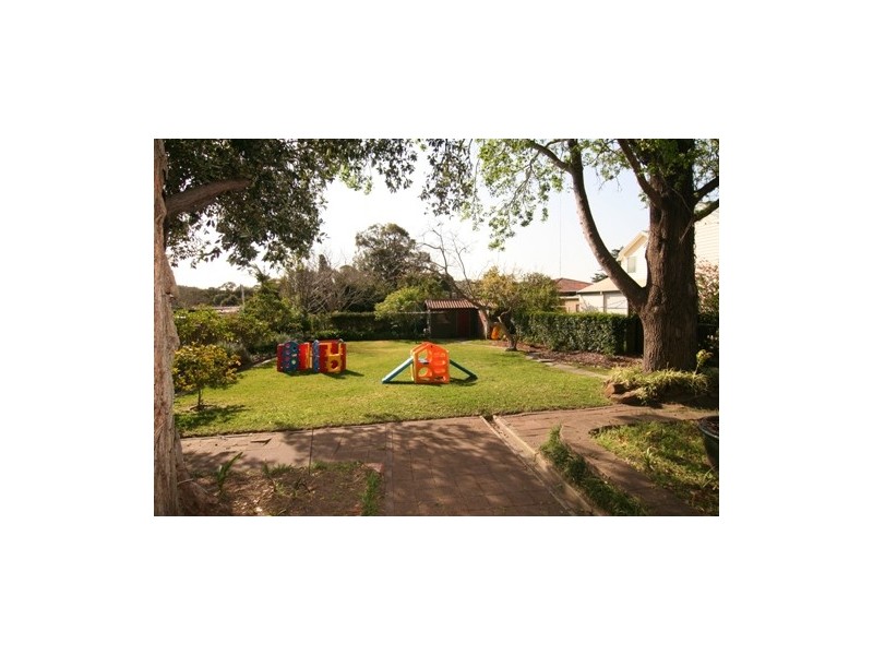 3 Laycock Street, Carey Bay NSW 2283