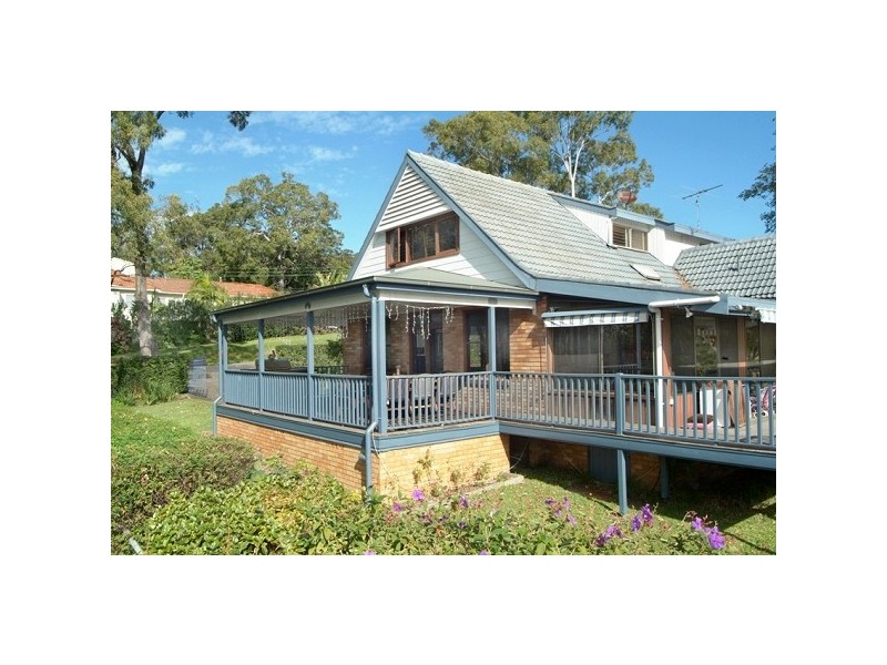 3 Laycock Street, Carey Bay NSW 2283