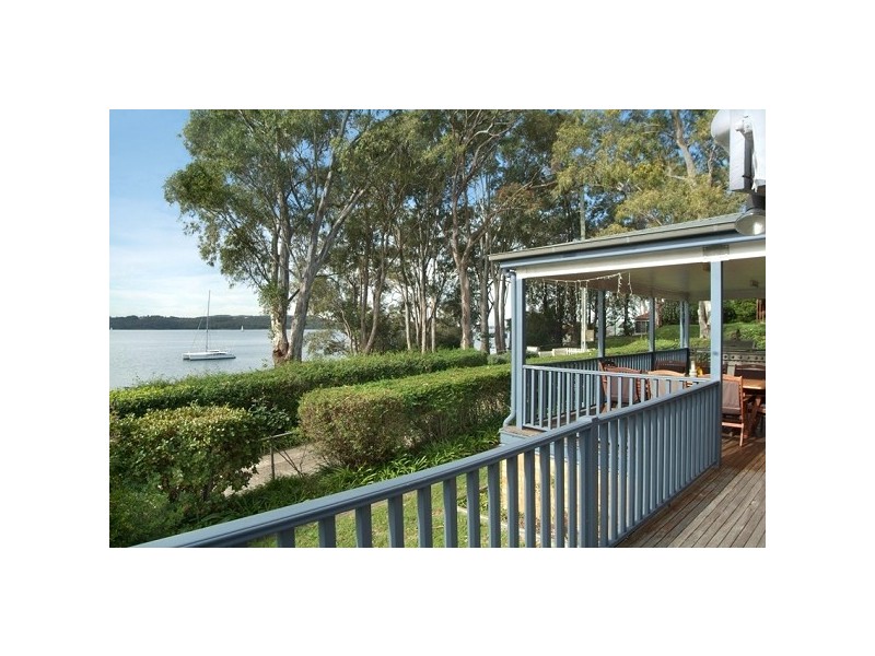 3 Laycock Street, Carey Bay NSW 2283