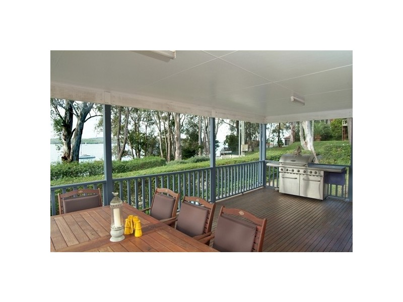 3 Laycock Street, Carey Bay NSW 2283