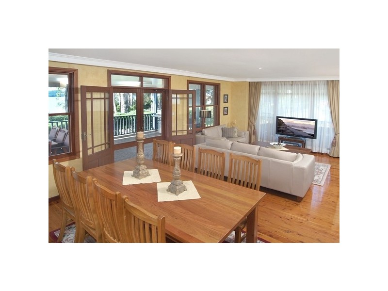 3 Laycock Street, Carey Bay NSW 2283