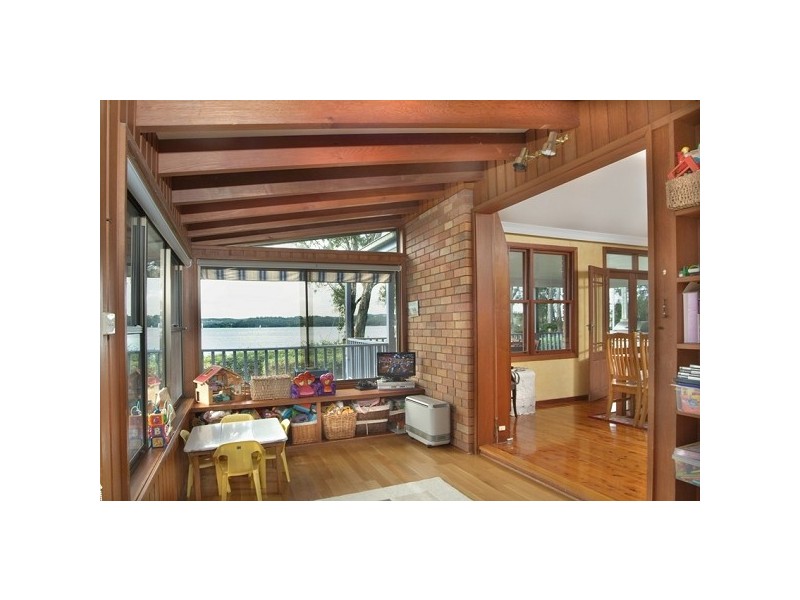 3 Laycock Street, Carey Bay NSW 2283