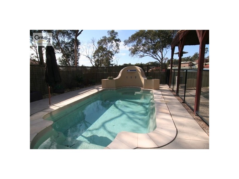 20 Courageous Close, Marmong Point NSW 2284