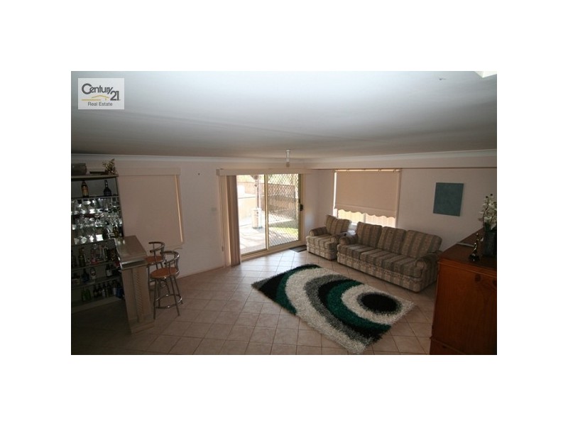 20 Courageous Close, Marmong Point NSW 2284