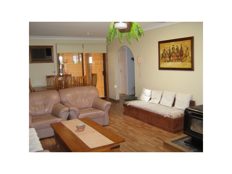 42 Mount Street, Aberdeen NSW 2336