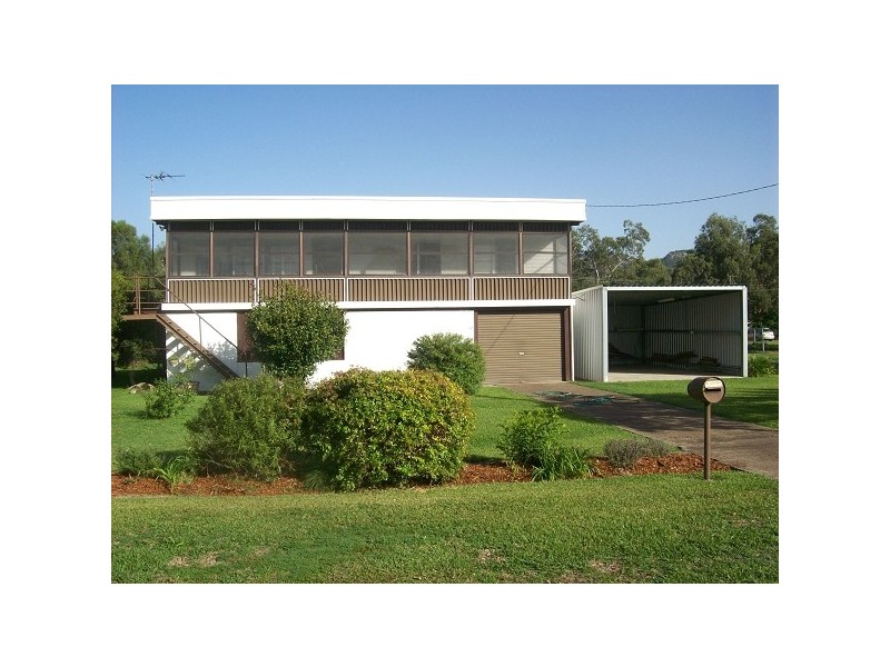 12 Hyde Street, Denman NSW 2328