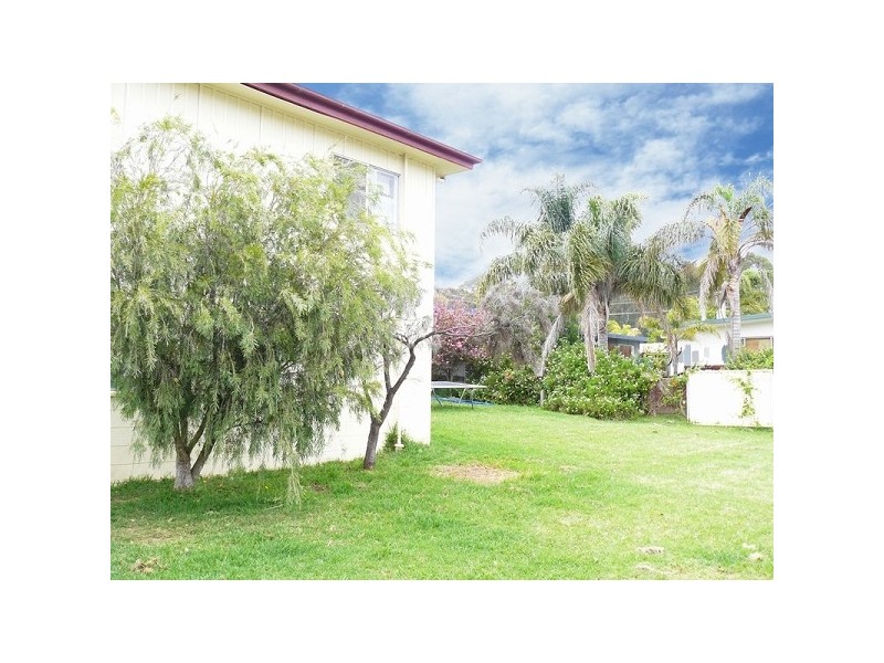 1 Moorong Crescent, Malua Bay NSW 2536