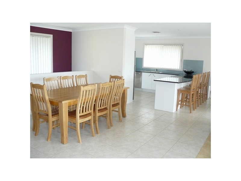 1/2 Vince Place, Malua Bay NSW 2536