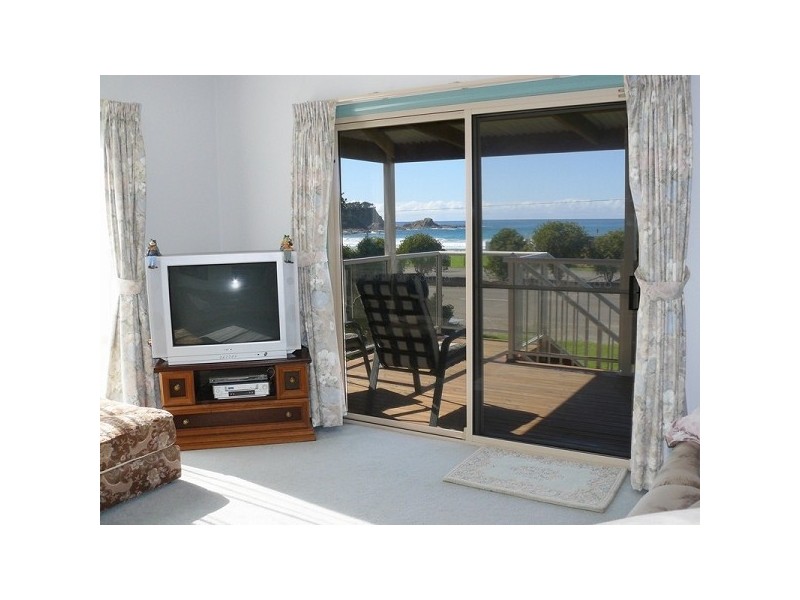 555 George Bass Drive, Malua Bay NSW 2536
