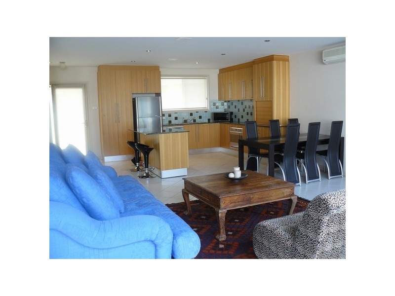 1/16 Wimbin Ave, Malua Bay NSW 2536