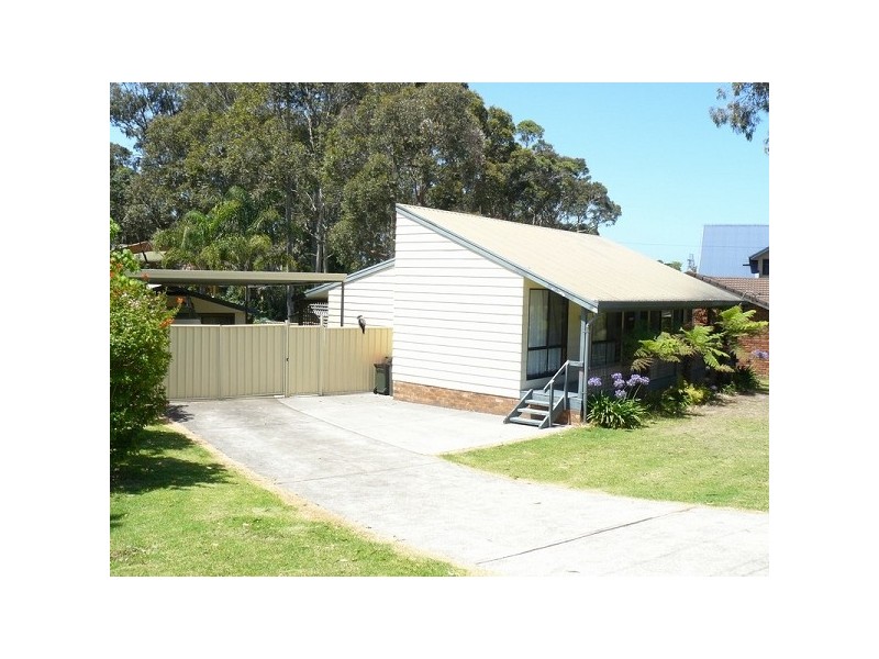 15 Youralla Avenue, Malua Bay NSW 2536