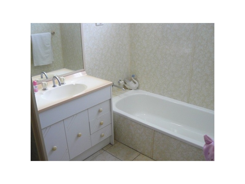 1 Shore Street, Moruya NSW 2537