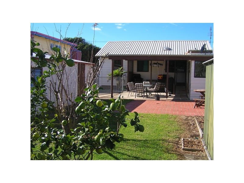 9 Red Hill Parade, Tomakin NSW 2537