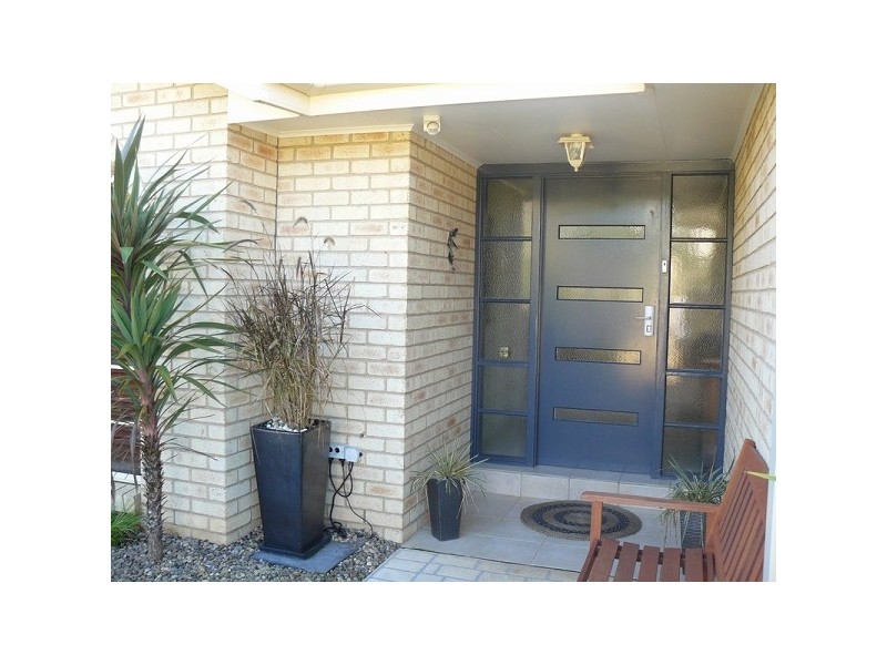 10 Henry Place, Long Beach NSW 2536