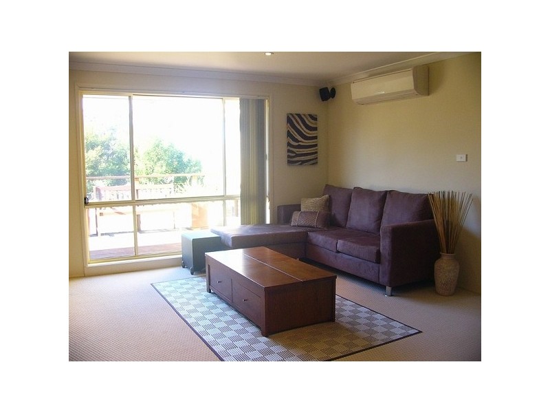 10 Henry Place, Long Beach NSW 2536