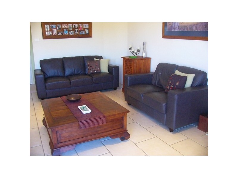 10 Henry Place, Long Beach NSW 2536