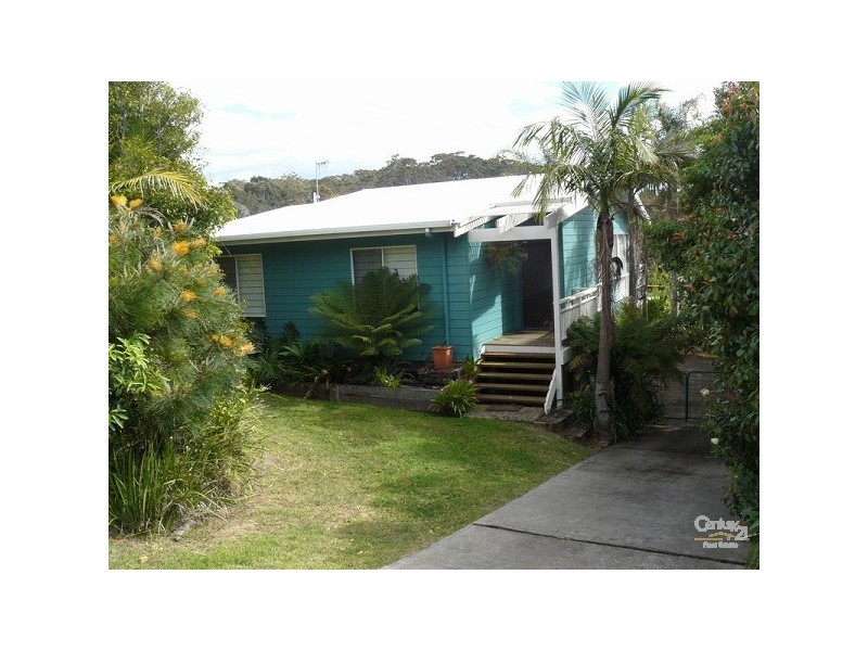 8 Nurla Avenue, Malua Bay NSW 2536