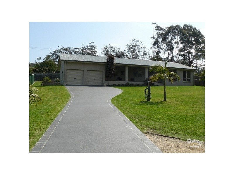 65 Eric Fenning Drive, Surf Beach NSW 2536