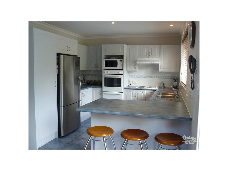 65 Eric Fenning Drive, Surf Beach NSW 2536