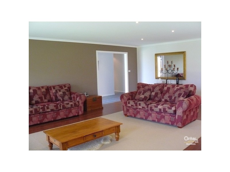 65 Eric Fenning Drive, Surf Beach NSW 2536