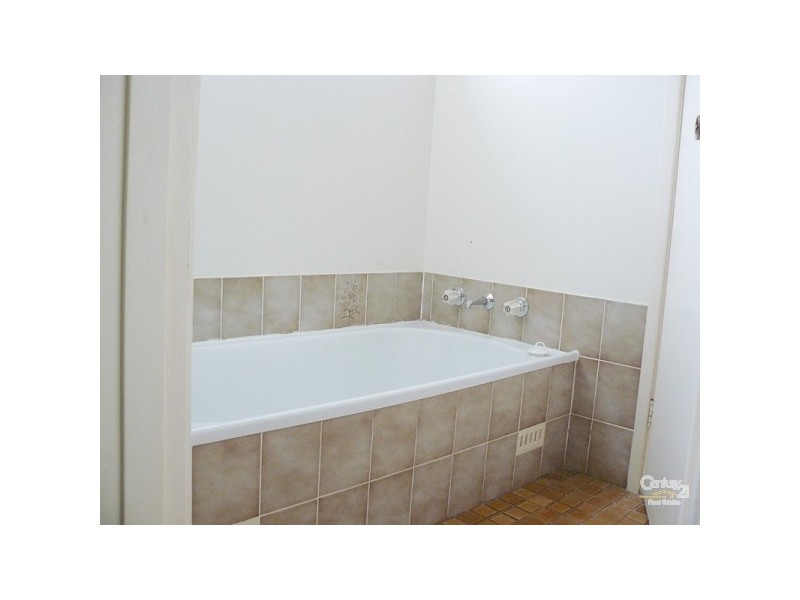 9 Deakin Parade, Tomakin NSW 2537