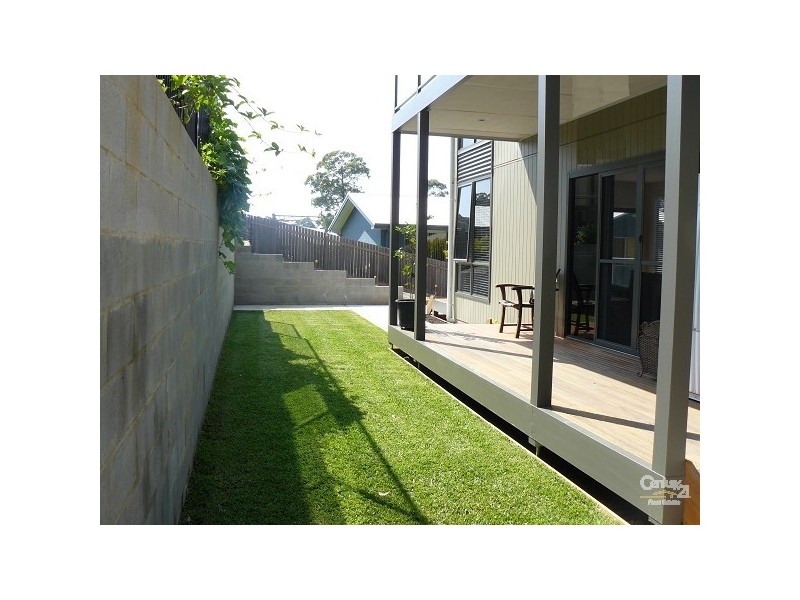 1 & 2/15 Warragai Place, Malua Bay NSW 2536