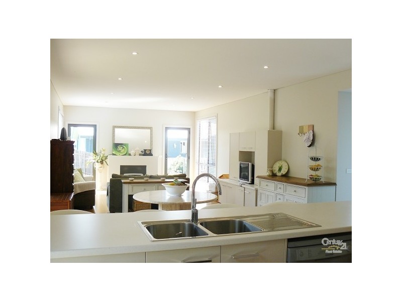 1 & 2/15 Warragai Place, Malua Bay NSW 2536