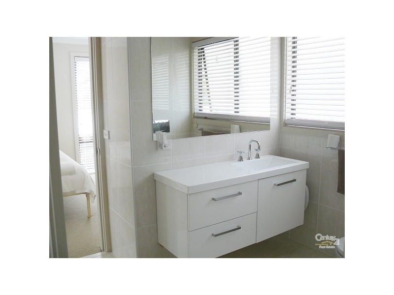 1 & 2/15 Warragai Place, Malua Bay NSW 2536
